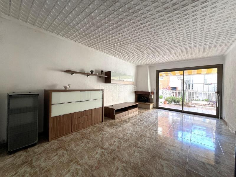 Foto 1a923e7b-666f-4a01-a25b-ea1ef53f5b1f. Casa con riscaldamento parcheggio in Pubilla Cases Hospitalet de Llobregat (L´)