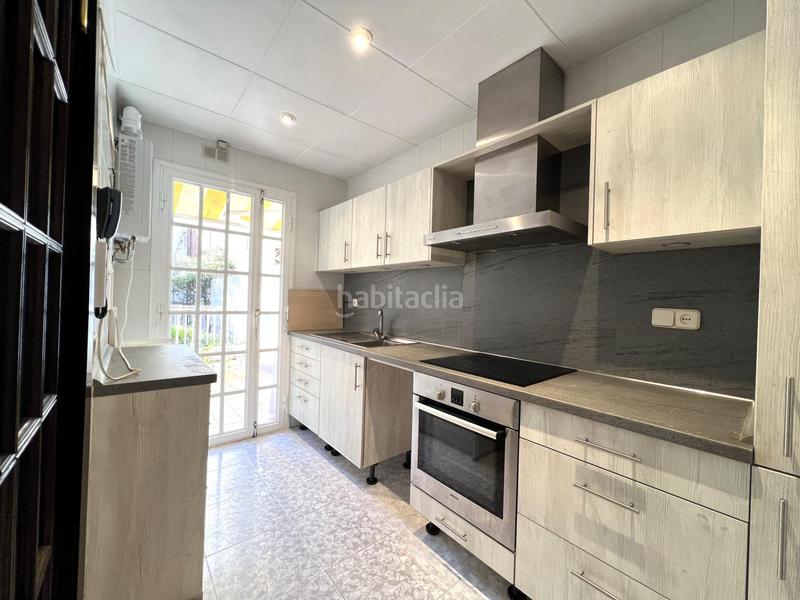 Foto 41e6f3df-a2fa-4ca6-b44e-c8eaaaf4d2e7. Casa con riscaldamento parcheggio in Pubilla Cases Hospitalet de Llobregat (L´)