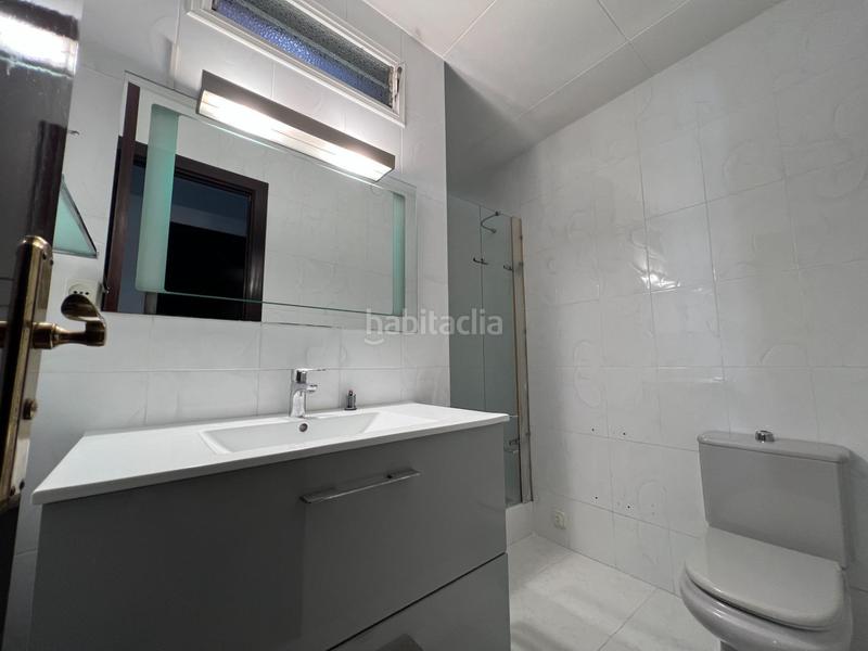 Foto f18fbcde-7a32-431f-8cd7-99d2b6b0af5a. Casa con riscaldamento parcheggio in Pubilla Cases Hospitalet de Llobregat (L´)