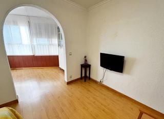 Location Attique  Avenida josep tarradellas i joan. Ático con terraza y ascensor en hospitalet centro.