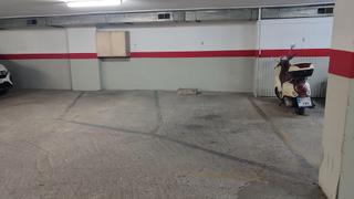 Parking coche en La Plana