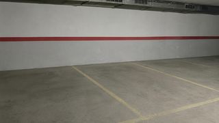 Parking coche  Carrer carrer de la joventut. Plaza de parking en venta en  collblanc