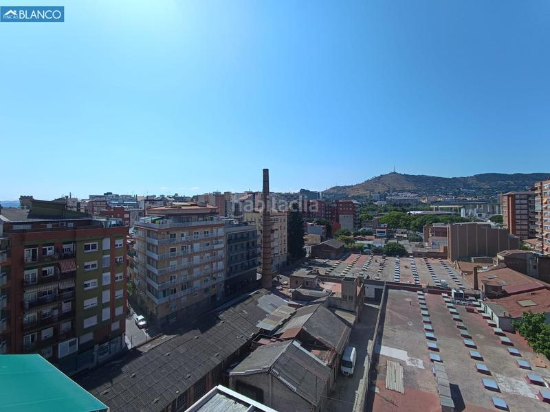 Foto b8f8fc06-24bf-43d6-ba46-f572cd1fc693. Ático magnífico sobreático con vistas espectaculares junto al camp nou en Barcelona