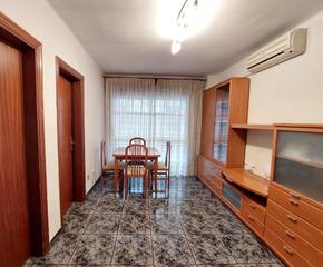 Appartement  Pasaje milans de. Piso  en zona privilegiada de hospitalet centre.