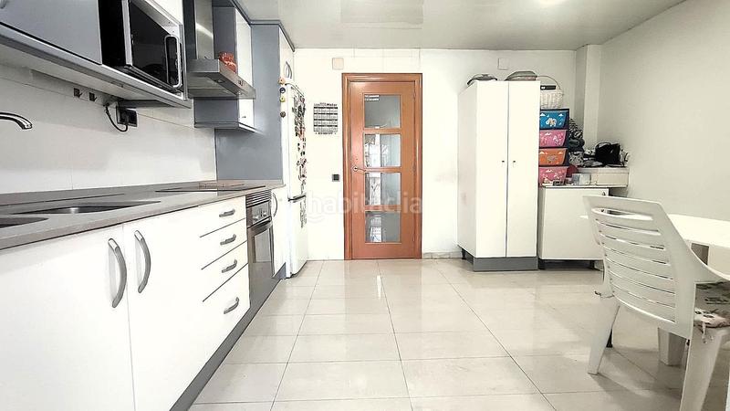 Foto 10219c28-694c-47e2-b917-3a6ddc15bd37. Casa espectacular casa pareada en venta en el centro de cornella con parking y trastero en Cornellà de Llobregat