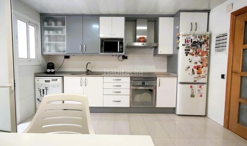 Foto ba3c9ecc-1002-4ba6-9f3a-c1a47846715e. Casa espectacular casa pareada en venta en el centro de cornella con parking y trastero en Cornellà de Llobregat