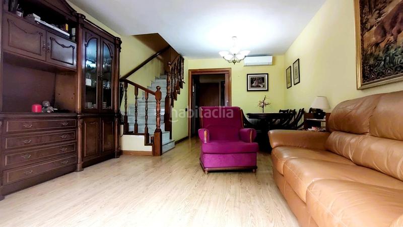 Foto baa0043e-4583-49ad-a3e4-3e42a7ff9660. Casa espectacular casa pareada en venta en el centro de cornella con parking y trastero en Cornellà de Llobregat