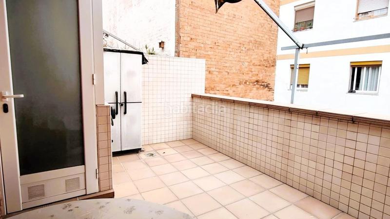 Foto bcf3acdb-4d2d-4595-9f4b-12718a3e7048. Casa espectacular casa pareada en venta en el centro de cornella con parking y trastero en Cornellà de Llobregat