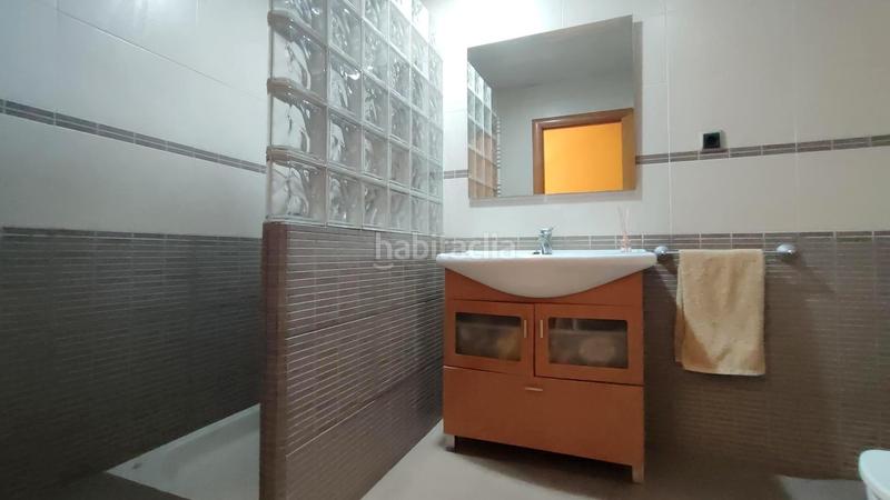 Foto fbfd4398-6588-46d6-90dc-344687264fb5. Casa espectacular casa pareada en venta en el centro de cornella con parking y trastero en Cornellà de Llobregat