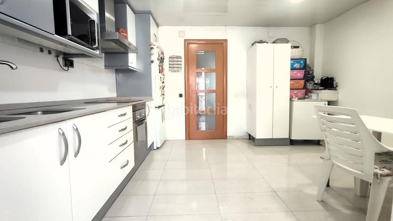 Foto 131a3164-5e02-4d63-9065-567d7f642a33. Casa  apareada en venta en cornella centro con parquin de 40 m2 3 habitaciones 3 baños en Cornellà de Llobregat