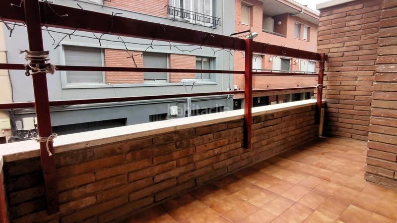 Foto 4d8767e7-3666-4a01-a1b9-382c6c056dab. Casa  apareada en venta en cornella centro con parquin de 40 m2 3 habitaciones 3 baños en Cornellà de Llobregat
