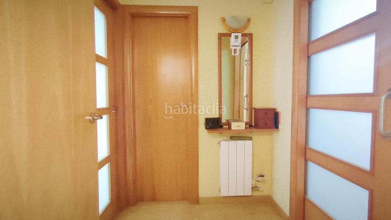 Foto 9f34e7f9-f051-4f0b-afca-3fe2a1c438da. Casa  apareada en venta en cornella centro con parquin de 40 m2 3 habitaciones 3 baños en Cornellà de Llobregat