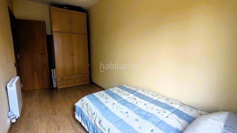 Foto bbd94306-ea85-4562-b1ba-51cacb5363f7. Casa  apareada en venta en cornella centro con parquin de 40 m2 3 habitaciones 3 baños en Cornellà de Llobregat