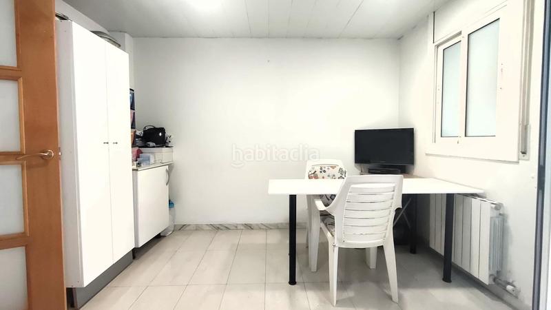 Foto feffc587-22d3-4d50-91a8-9a8764bd08d6. Casa  apareada en venta en cornella centro con parquin de 40 m2 3 habitaciones 3 baños en Cornellà de Llobregat