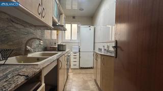 Appartamento in La Torrassa. Piso para reformar o entrar a vivir con 3 hab. en zona peatonal
