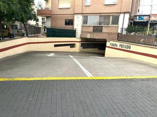 Aparcament cotxe  Avenida del bosc