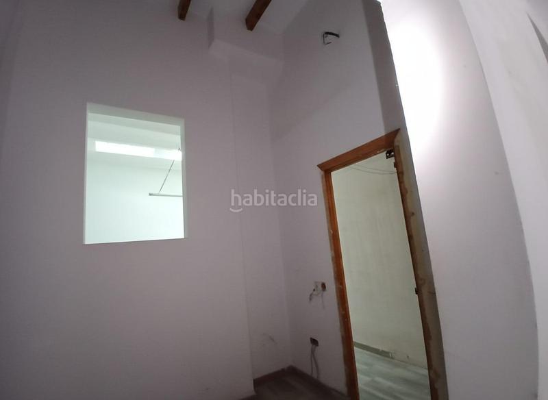 Foto 2a5521dc-74d9-49da-88fc-468a58f1c85f. Local comercial a Sants-Badal Barcelona