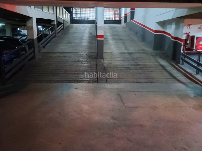 Foto 30b9c75d-7d3d-4a32-99e5-2d2388047af0. Aparcament cotxe a Sants-Badal Barcelona