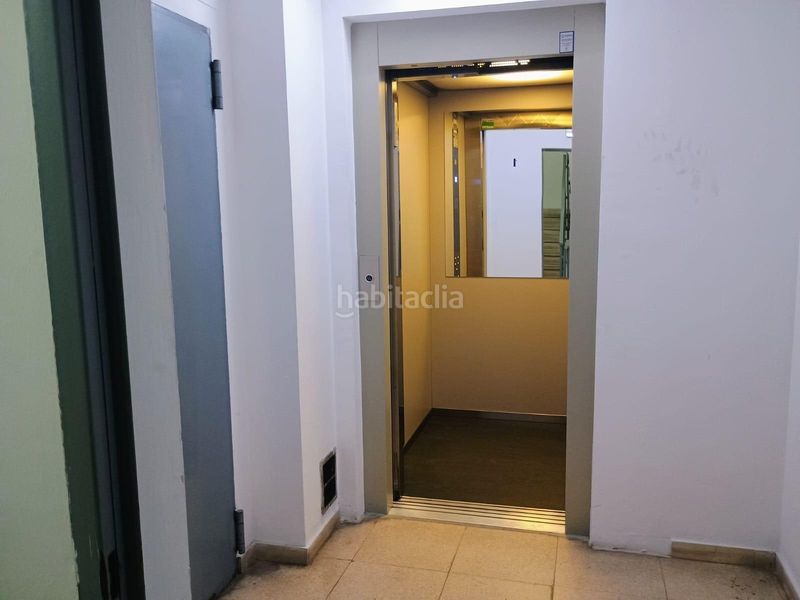 Foto 76a88bd6-4a7a-4733-90e1-e64d5e88647a. Aparcament cotxe a Sants-Badal Barcelona