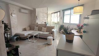 Duplex in Can Serra. Dúplex en can serra con terraza privada