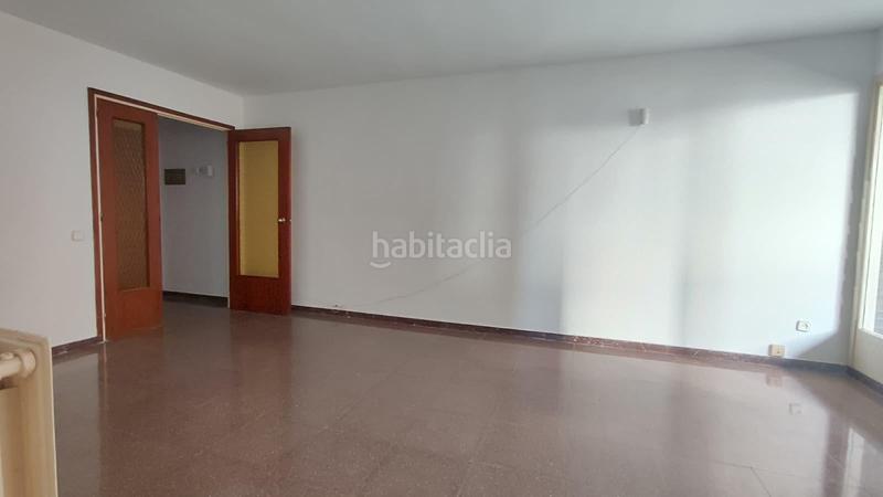 Foto 64c89a14-e4de-43b9-b24b-c6fb11d3b3a2. Flat with heating in Montesa Esplugues de Llobregat