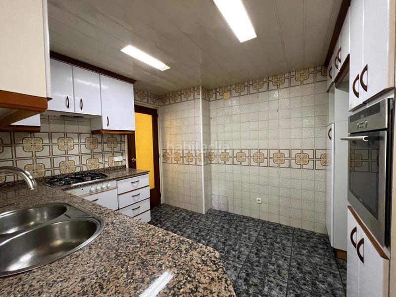 Foto f545b134-c347-4f4e-acec-53d816d0265a. Etagenwohnung mit heizung in Montesa Esplugues de Llobregat