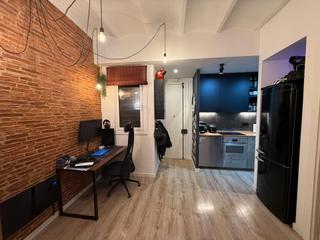 Etagenwohnung in Carrer PAVIA