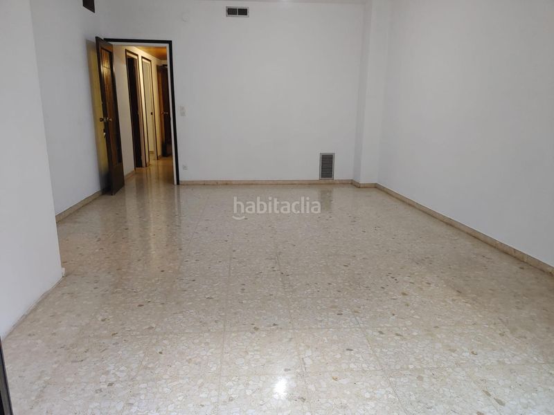 Foto 9a0a9e03-fe06-49d7-babe-51158b4c1230. Pis amb aparcament a La Bordeta Barcelona