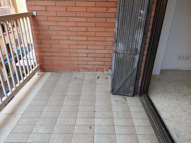 Foto d87c9774-4825-46d6-9431-b87a35f7ecfe. Pis amb aparcament a La Bordeta Barcelona
