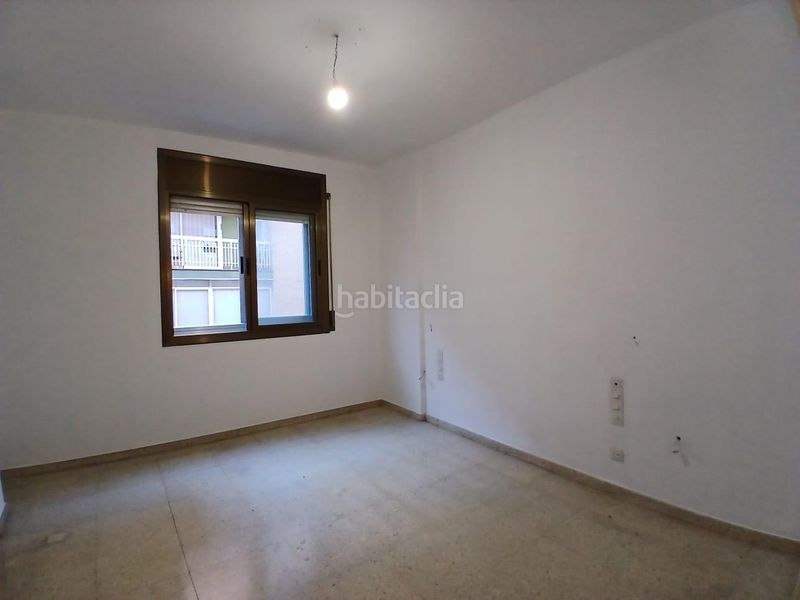 Foto e0085384-f73a-42fa-897d-8e80a7bc2984. Pis amb aparcament a La Bordeta Barcelona