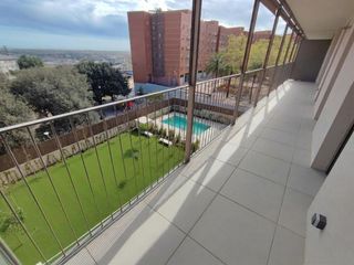 Àtic a Sanfeliu. Fabuloso ático de obra nueva con  terraza, gran balcón y parking