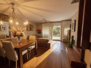 Casa a Roses-Castellbell. Fantástica casa adosada en venta en sant feliu de llobregat