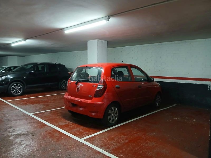 Foto a3a3d318-89b6-4590-8ce2-ab5f6dcaf096. Aparcament cotxe a Sants-Badal Barcelona