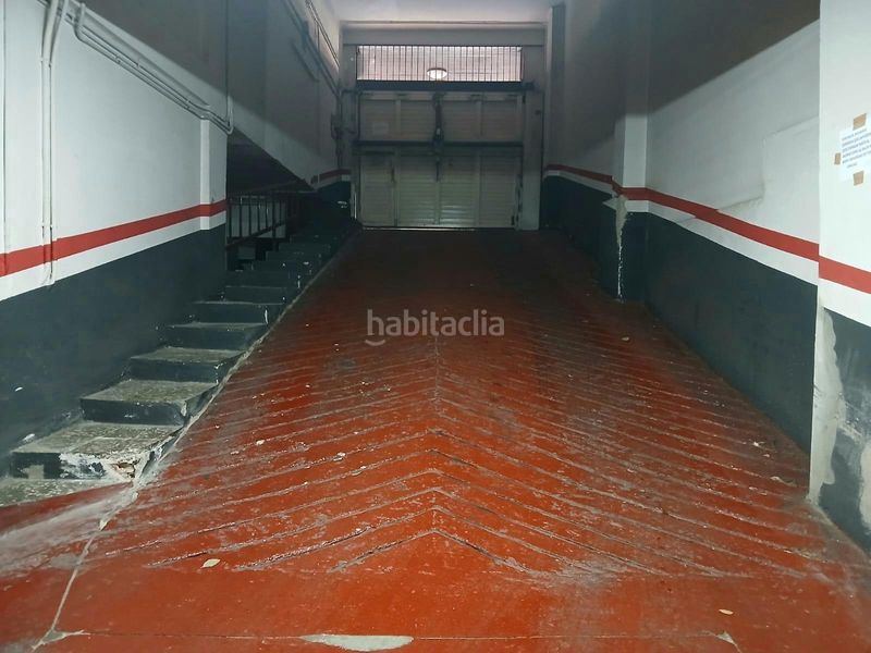 Foto d4d5bcce-7f6b-48dd-a2cd-2b2babdf511b. Aparcament cotxe a Sants-Badal Barcelona