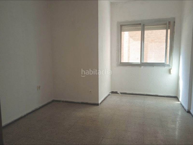 Foto c1002d67-9a36-4f8d-8a61-8b83f55d8625. Pis a Sants-Badal Barcelona