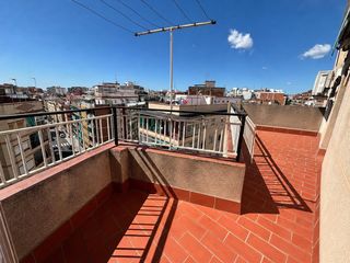 Dachwohnung in Can Vidalet. Atico a la venta en esplugues  muy soleado  con ascensor y terra