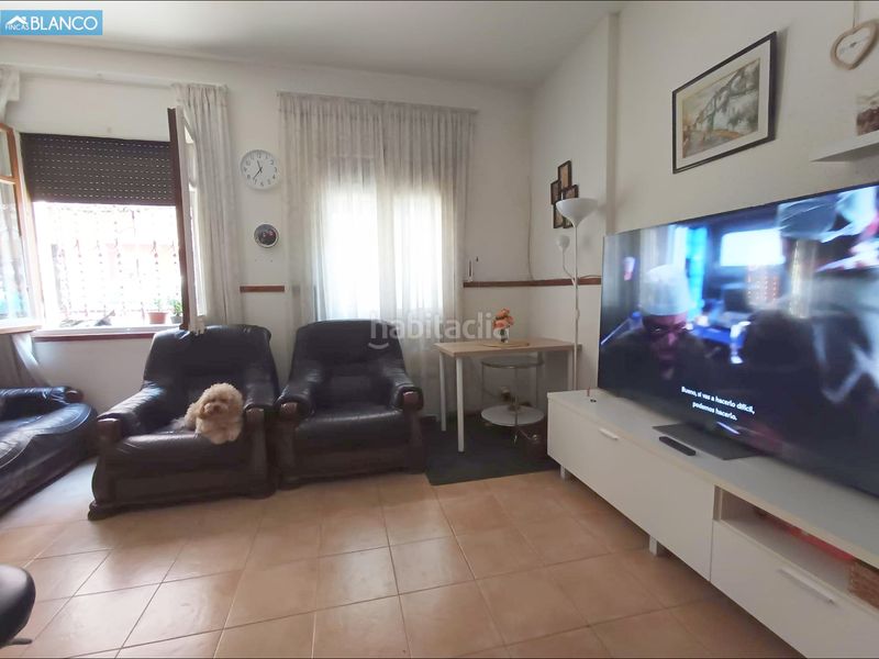 Foto 45ec4c16-9528-45d0-9ae1-923b6a054488. Edifici a La Torrassa Hospitalet de Llobregat (L´)