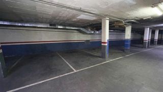 Autoparkplatz in Centre. Plaza parking en venta  al lado del ayuntamiento de lhospitalet
