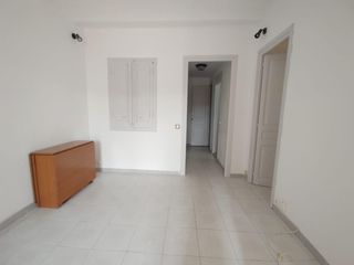 Lloguer Pis  Portbou. Piso ideal sin amueblar para persona sola, o pareja de estudiant