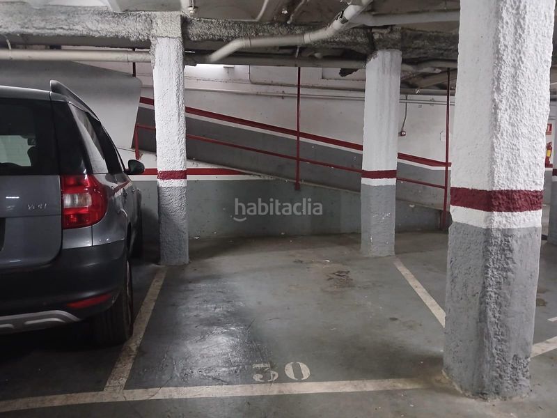 Foto f62a22df-6e86-457b-9bea-27061635b73c. Aparcament cotxe a Sants-Badal Barcelona