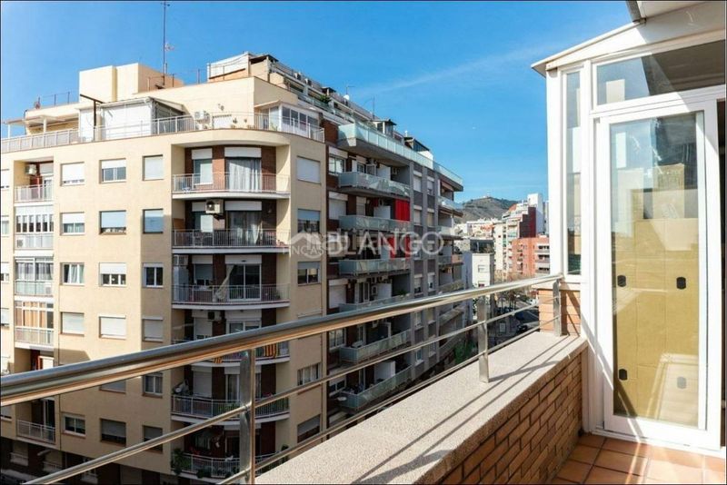 Foto 8892fb8c-93d3-4d19-88e9-e8bb18f1f16e. Pis a Sants-Badal Barcelona
