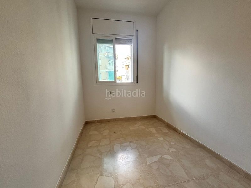 Foto c695e6a4-8245-4ce0-8888-1cba023f266f. Pis a Sants-Badal Barcelona