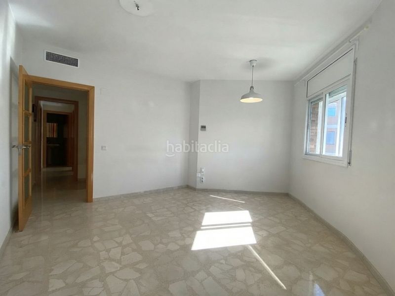 Foto dadffb93-878d-4d62-9ea7-592f607f9f23. Pis a Sants-Badal Barcelona