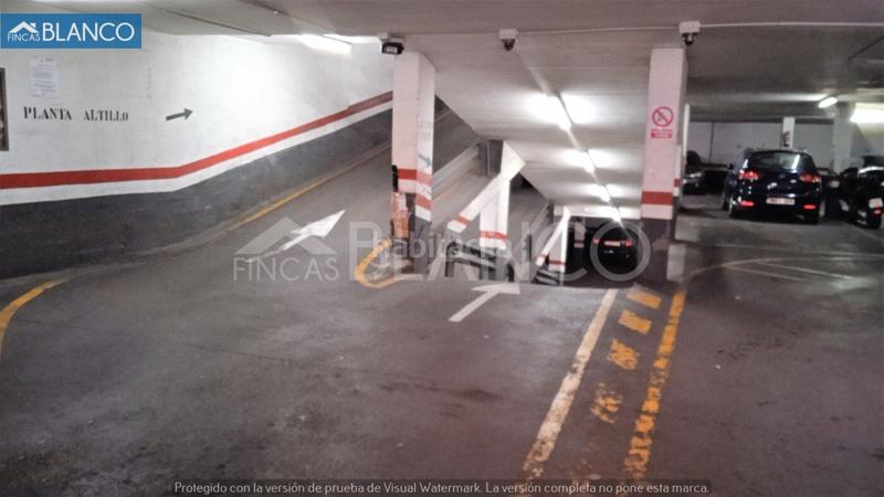 Foto 486d34b1-4f3b-40bc-99bd-ca45a5128871. Parking coche parking mediano con facil acceso en Hospitalet de Llobregat (L´)