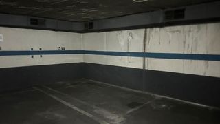 Aparcament cotxe a La Torrassa. Plaza de parking
