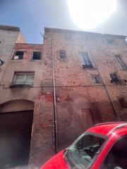 Residential Plot in Carrer galanes 11. Solar urbano en riudons para contruir con edificacion para derru