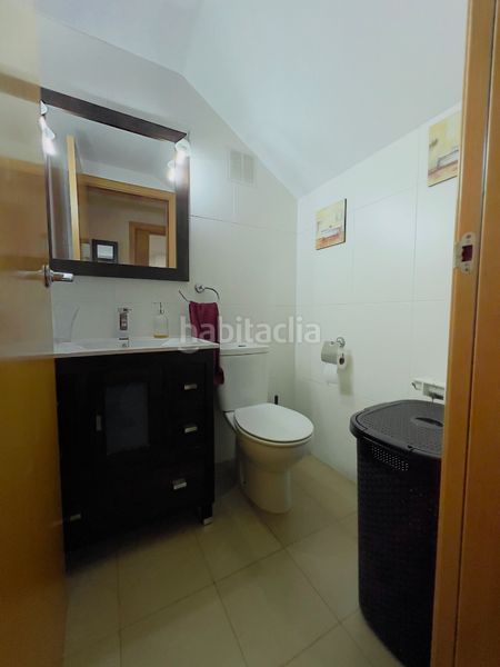 Foto 7bb2ffb2-d7a5-4c56-b4c5-8cf230edd181. Casa adossada amb calefacció aparcament piscina a Reus
