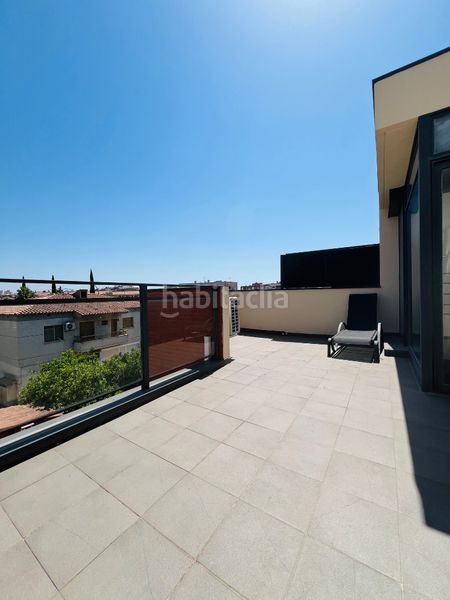 Foto 9b3a075d-5afd-47d6-9618-e340cee67a7e. Casa adossada amb calefacció aparcament piscina a Reus