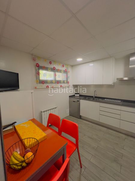 Foto ab57124a-d8cf-4b08-9e3e-27661e45083c. Casa adossada amb calefacció aparcament piscina a Reus