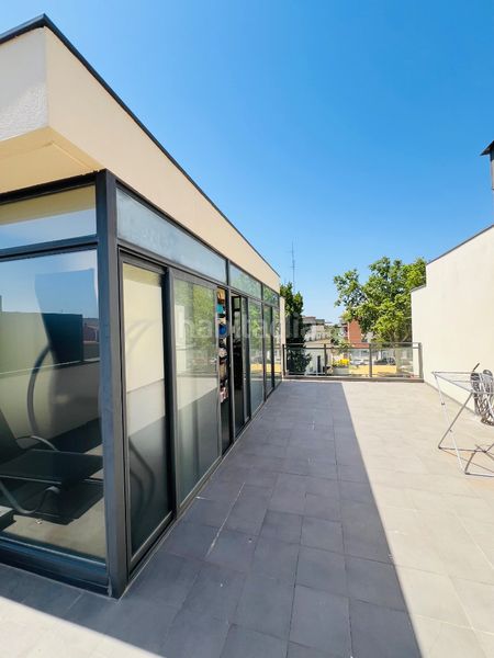 Foto c8a676b0-fc9f-4c60-b59c-0a8224bd40bb. Casa adossada amb calefacció aparcament piscina a Reus